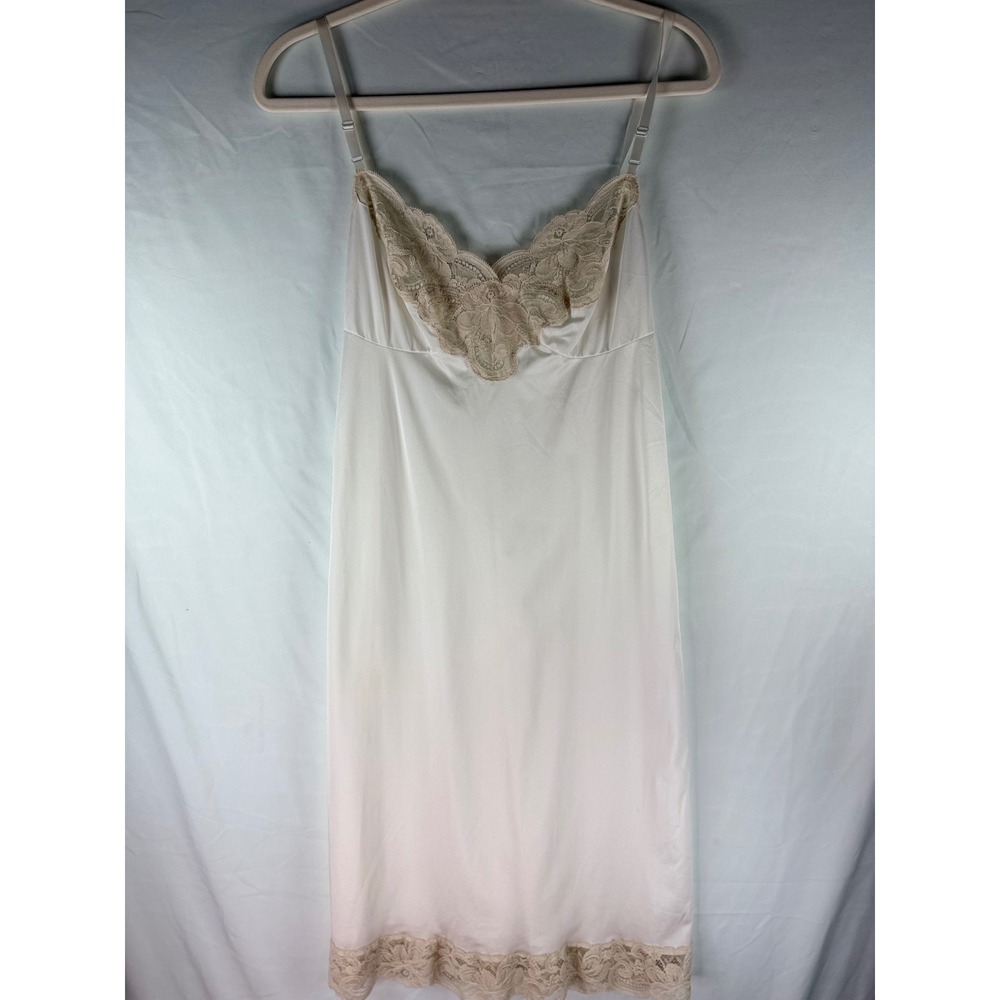 Vintage Kayser off white Lace Trim Slip‎ Antron III Nylon Made in USA Size 34